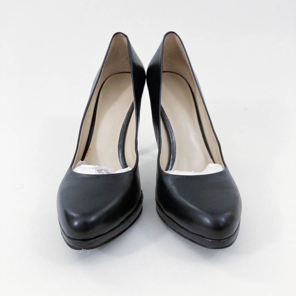Nine West classic high heel shoes size 8.5 gently worn